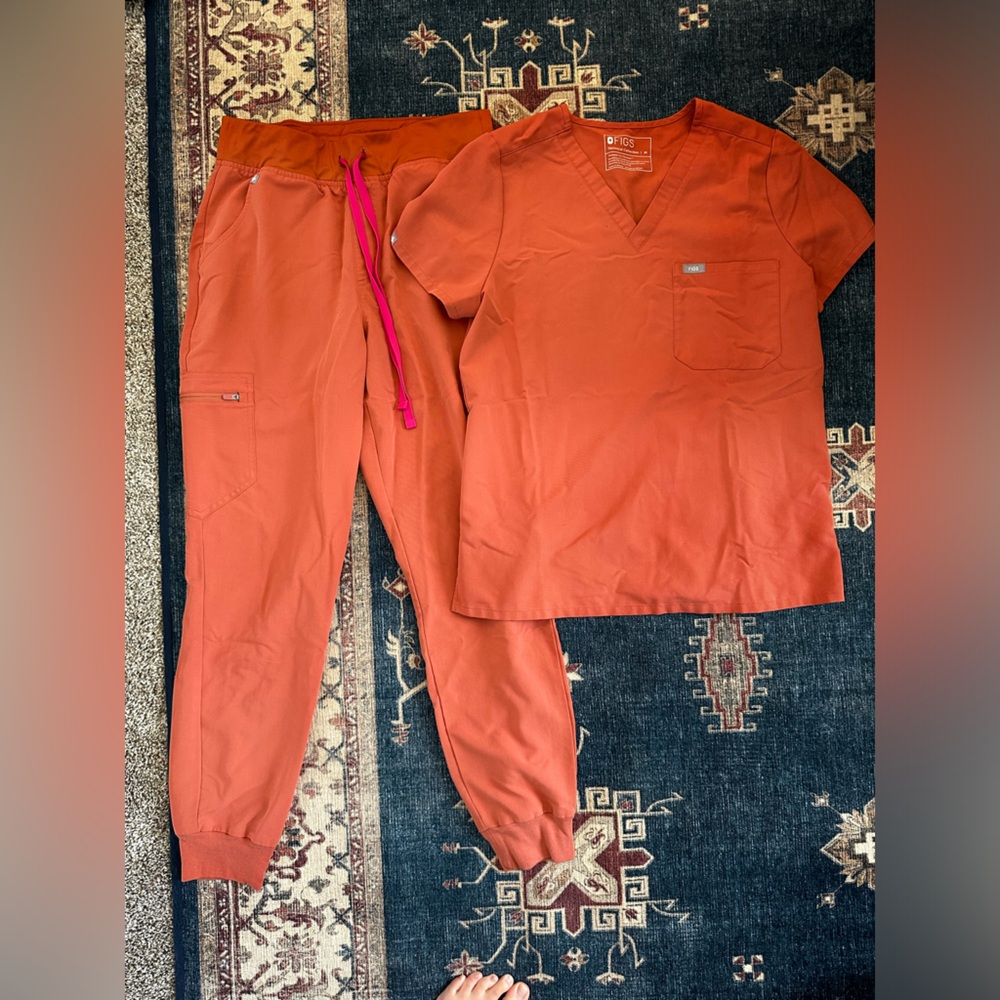 Figs High Waisted Joggers and One Pocket Top